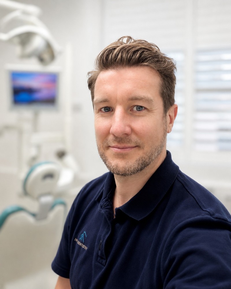 Dr Neil Lutton